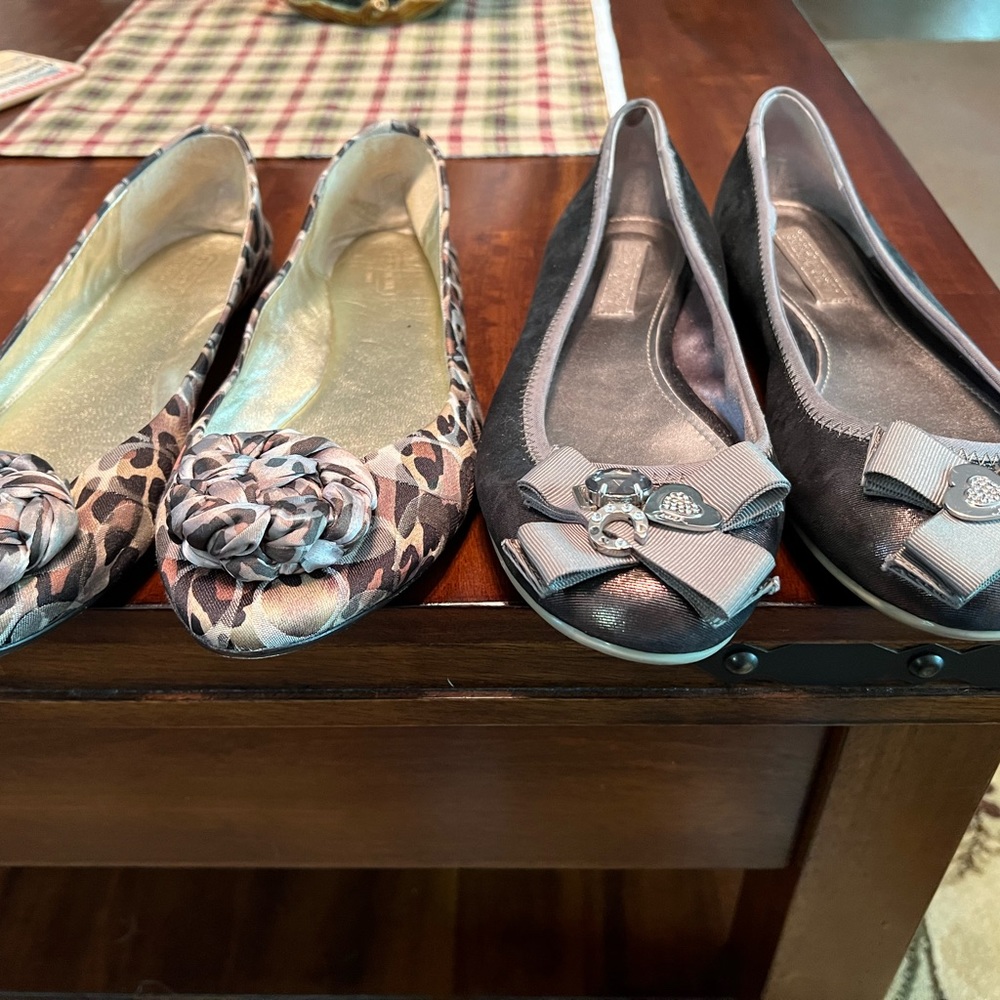 Coach flats, size 10. Good condition!